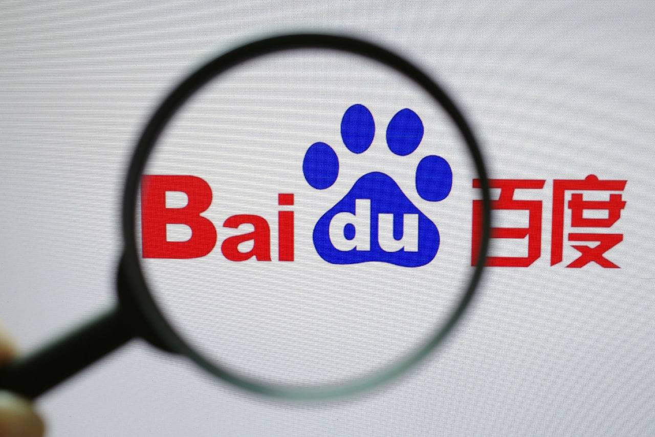 西安一辆保时捷新能源车突发自燃